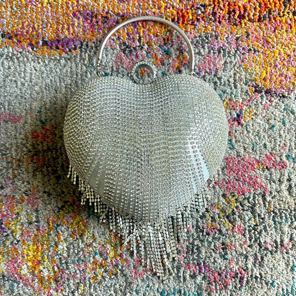 Heart Shaped Sequin Clutch Purse NWOT - Picture 1 of 3